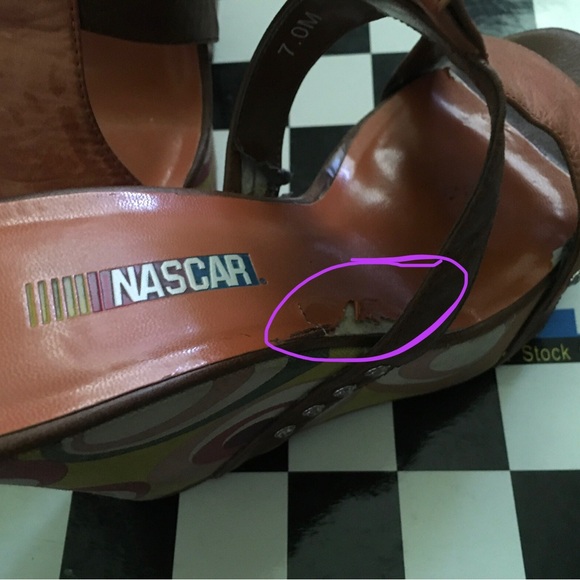 NASCAR Women's Brown Wedge Sandals - Picture 6 of 6